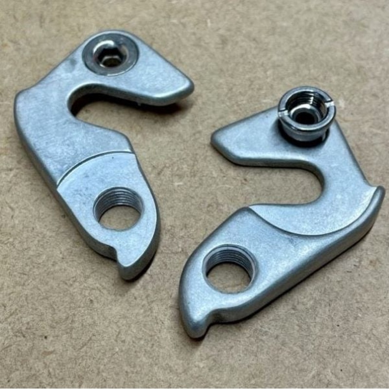 076 Derailleur Hanger / Avanti FRI822/Corsa/Giro/Viv/Monza