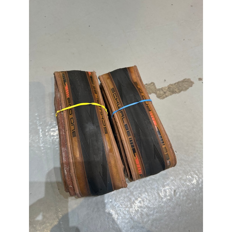 USED Schwable Pro One Tubeless Black/Transparent 700 x 28 Set