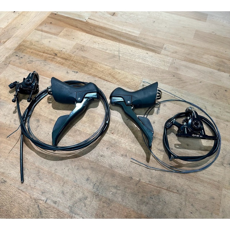 Shimano Tiagra ST-4700 2×10 STi + TRP Spyre Scheibenbremse