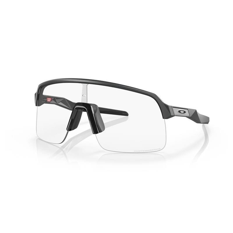 Oakley Sutro Lite Sunglasses – Matte Carbon (Clear To Black Iridium Photochromic Lens)